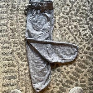 Lululemon size 6 joggers excellent condition